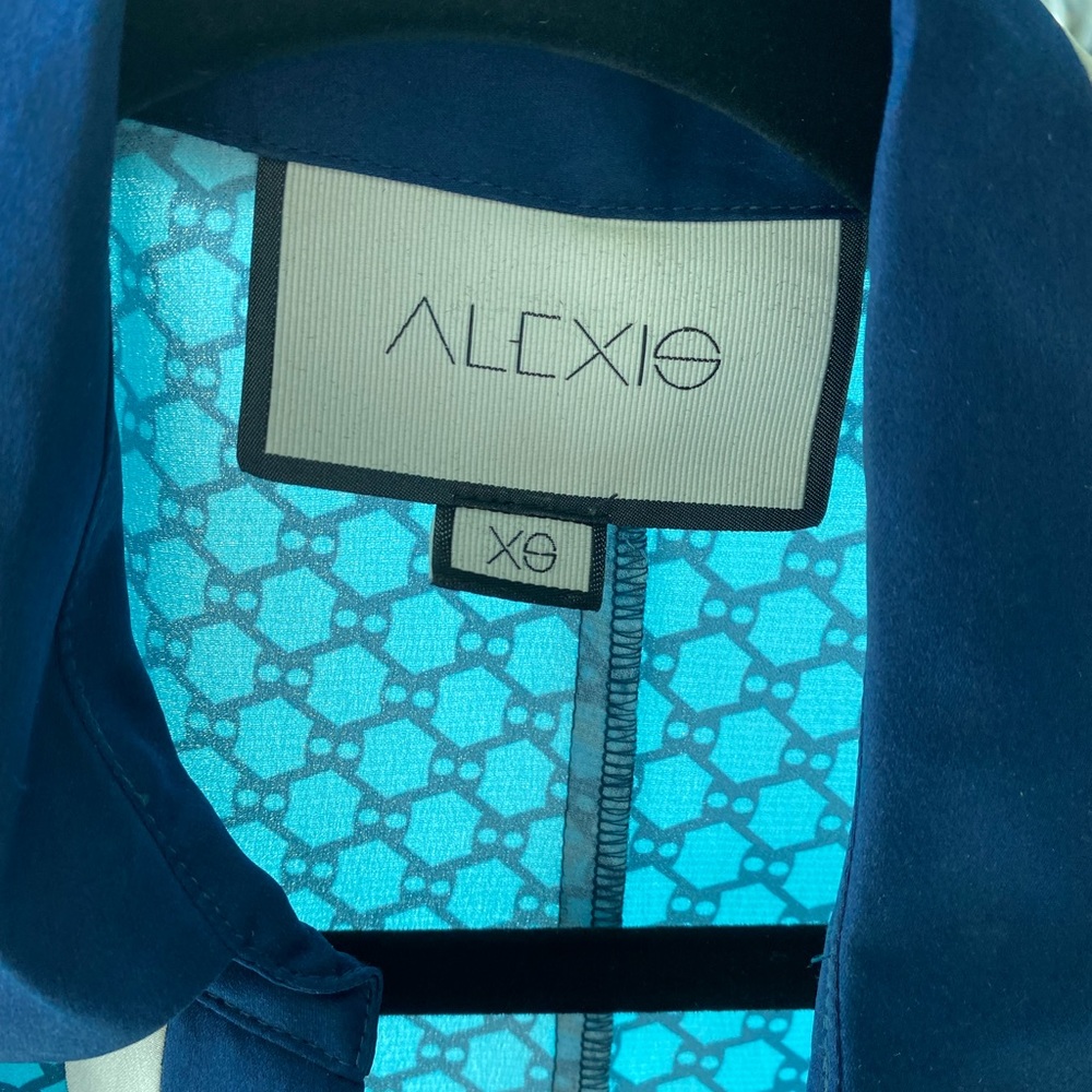 Alexis full length blue & white patterned robe - Picture 2 of 3
